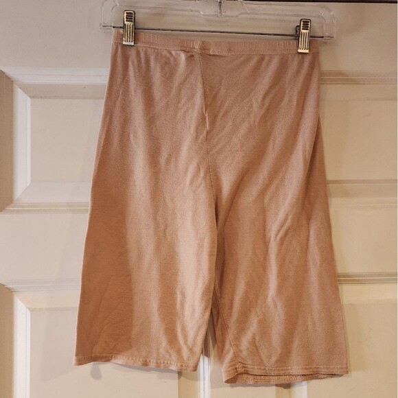 PrettyLittleThing Comfy Nude Lounge Shorts size 8 - Picture 3 of 3